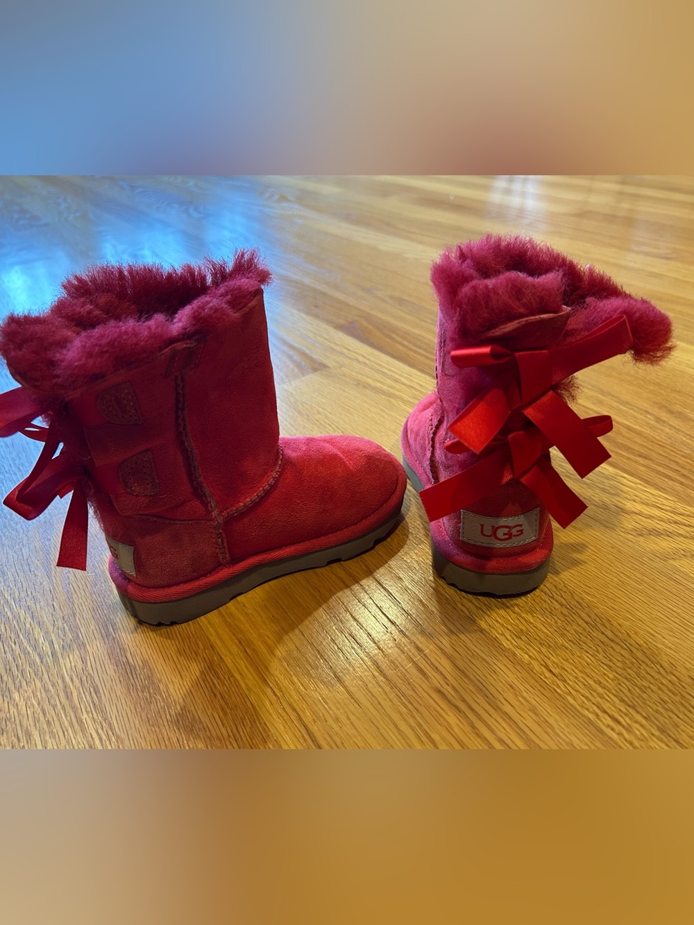 Girls Red Bow Uggs🍓